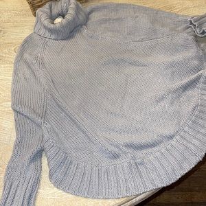 Michael Kors chunky cowl neck turtleneck sweater. Size S. Comfortable and cozy